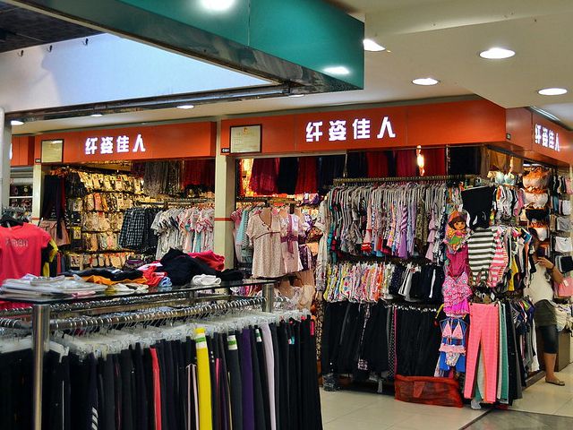 福岡で楽しむ伝統と現代の融合自分らしさを叶える振袖レンタルガイド